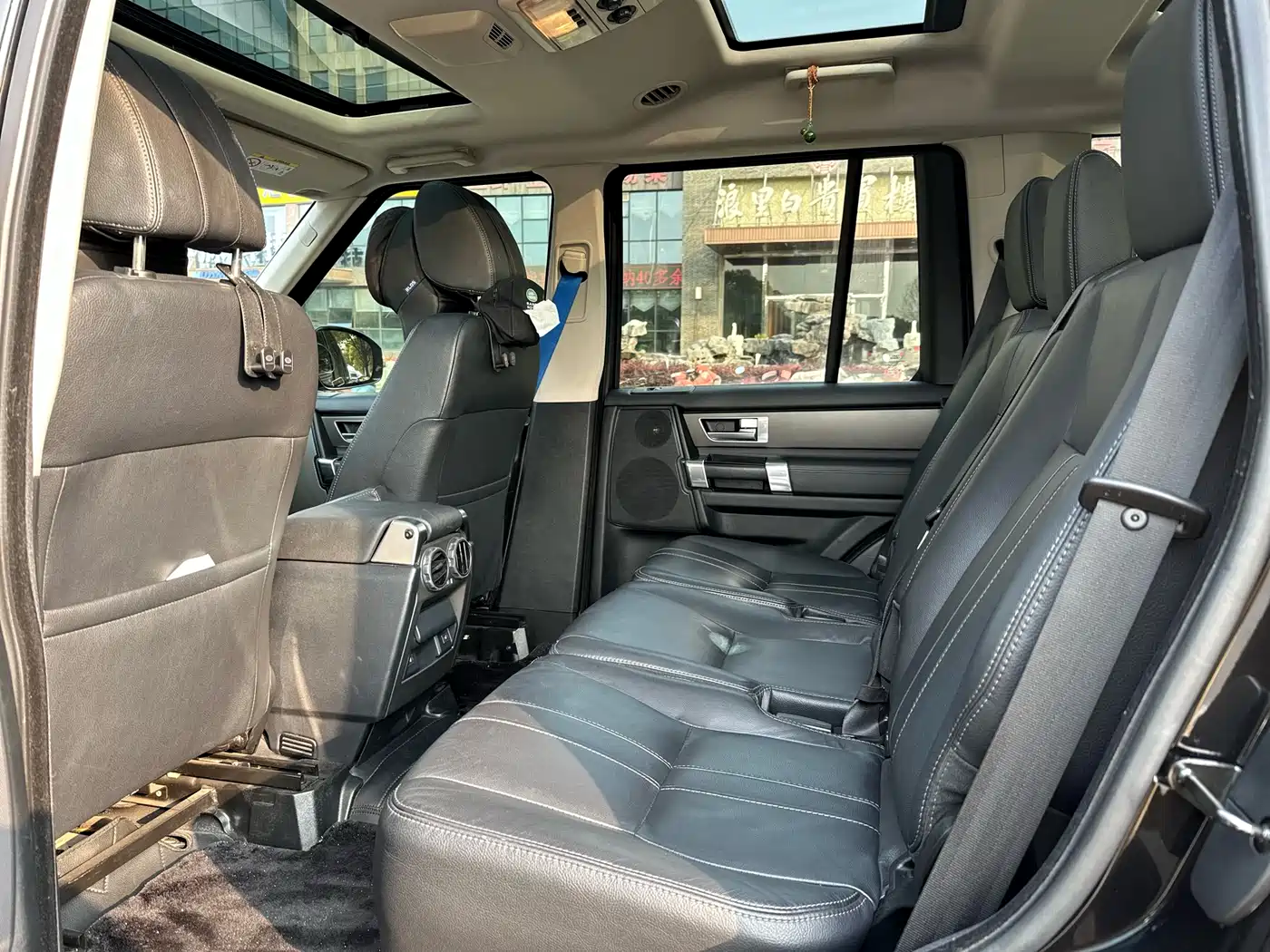 Land Rover Discovery 2016 3.0 SC V6 HSE фото 9