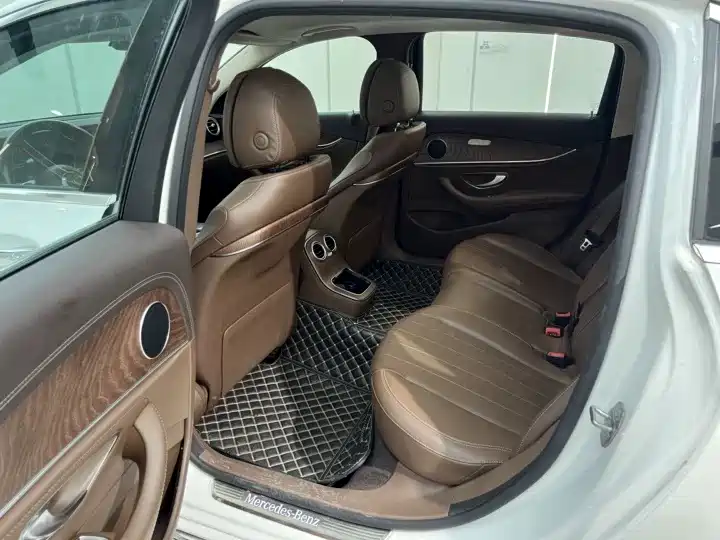 Mercedes-Benz E-Class 2023 E 260 L фото 8