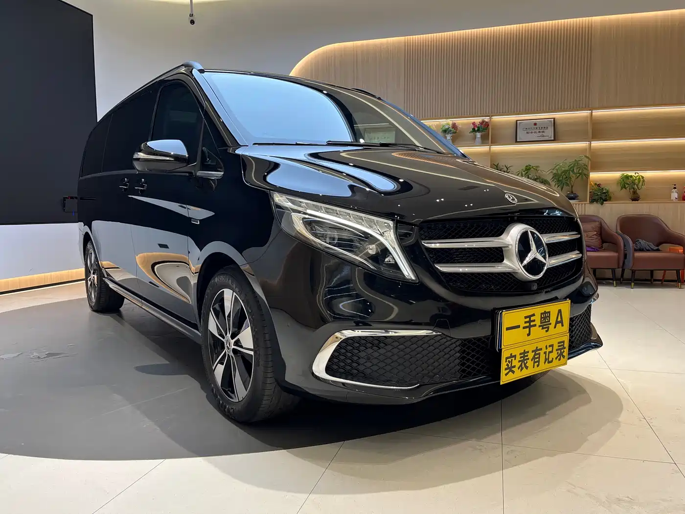 Mercedes-Benz V-Class 2022 V 260 Prestige Edition фото 7