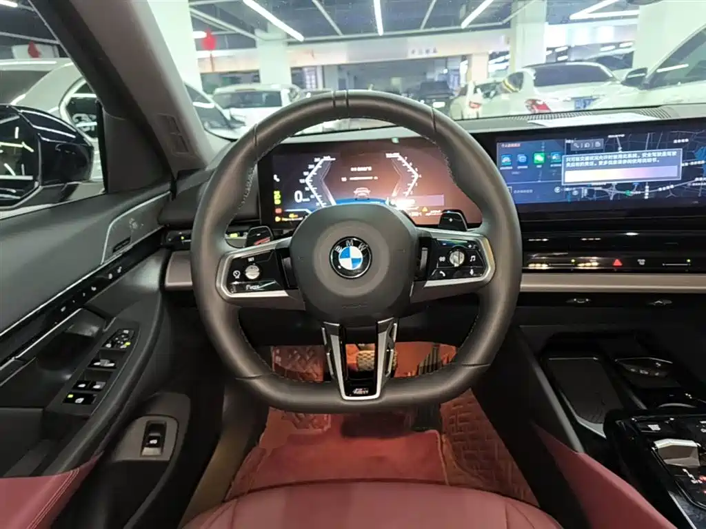 BMW 5 Series 2025 530Li Leading M Sport Package фото 7