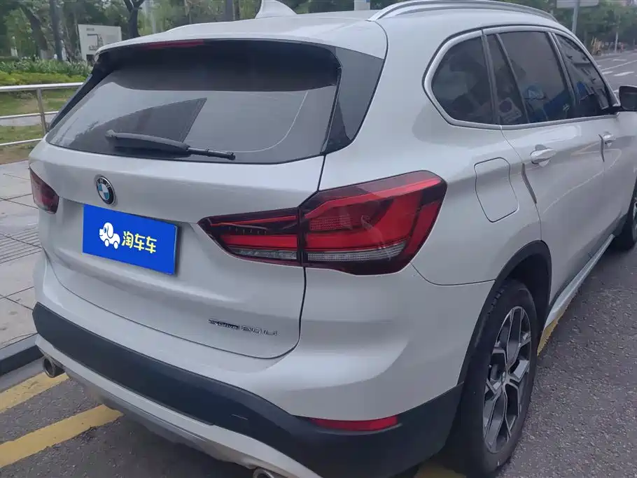 BMW X1 2021 sDrive20Li Fashion фото 3