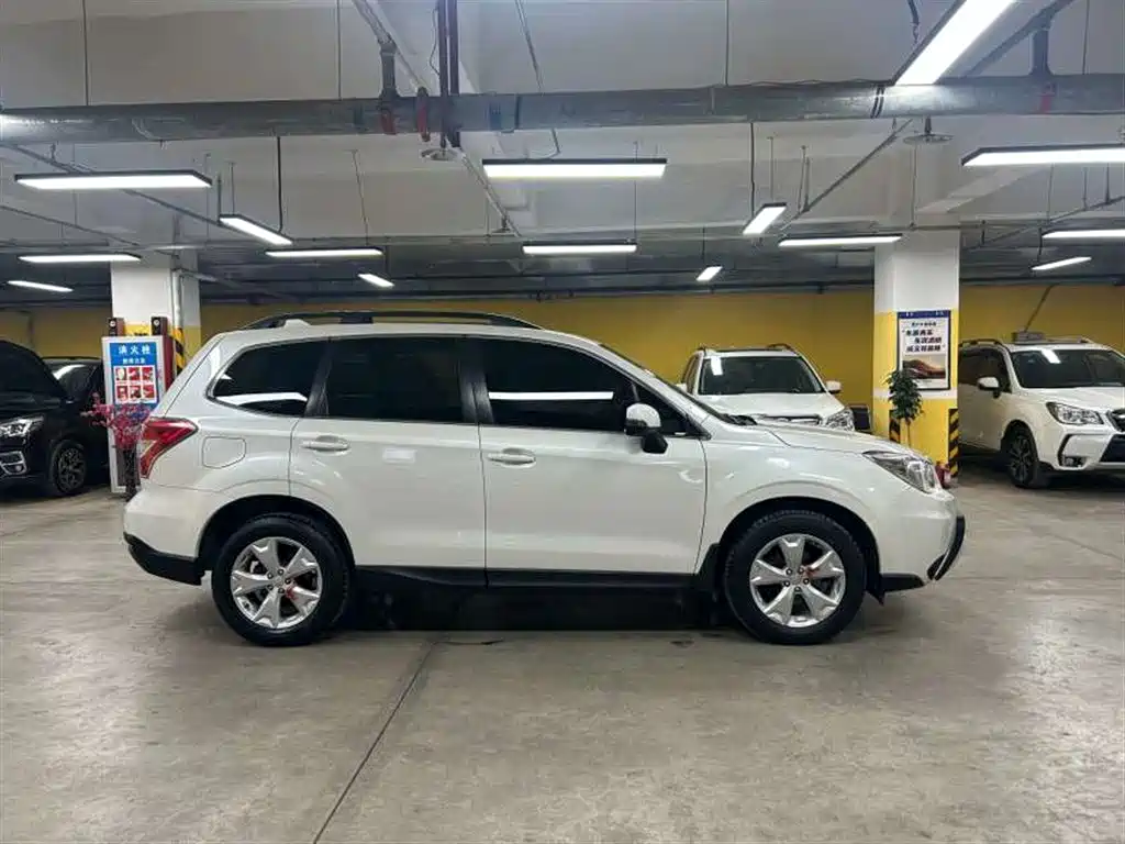 Subaru Forester 2013 2.5i Automatic Luxury Edition фото 5