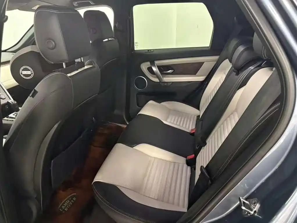 Land Rover Discovery Sport 2020 249PS R-Dynamic Performance фото 7
