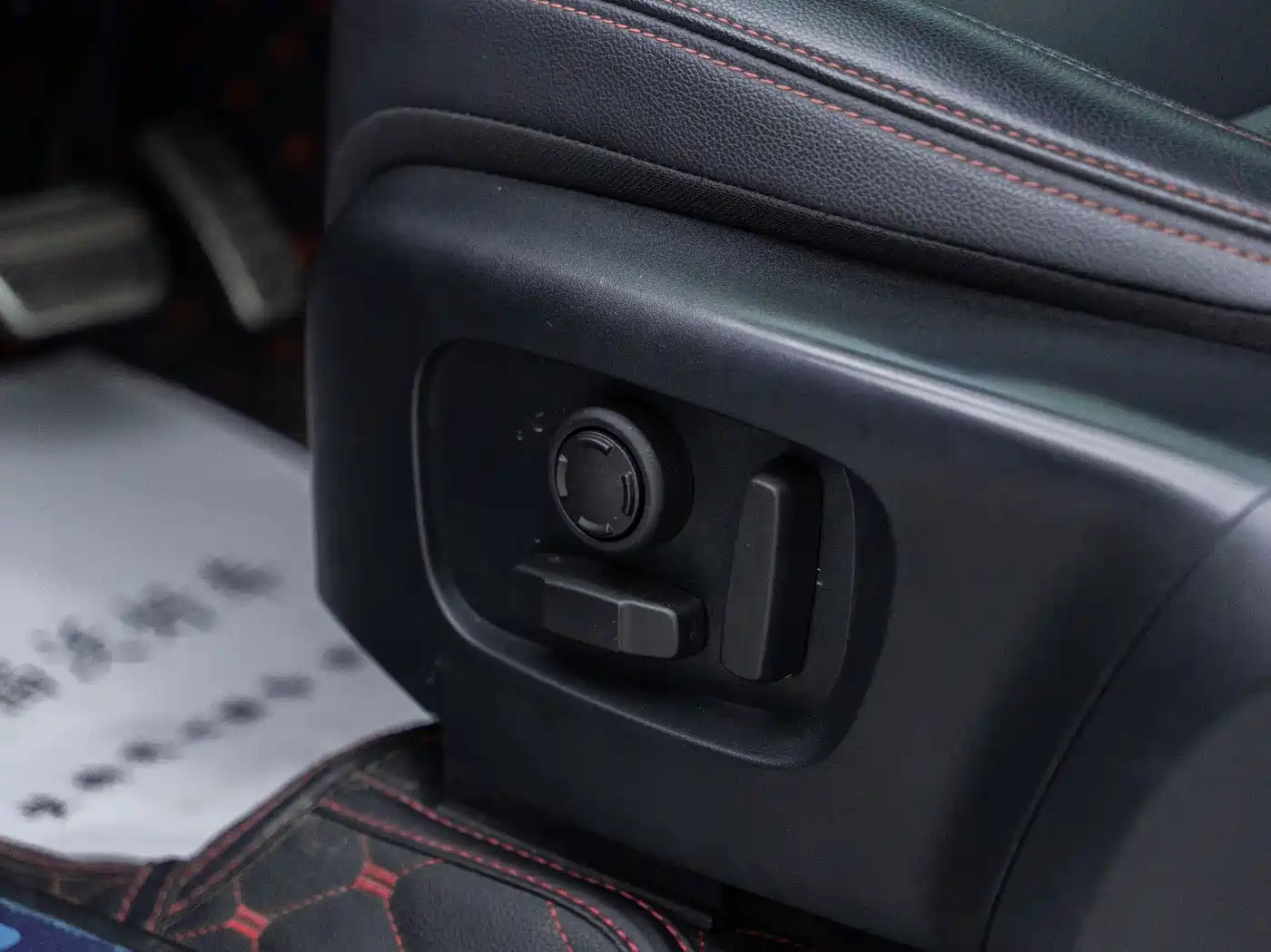 LAND ROVER DISCOVER SPORTS