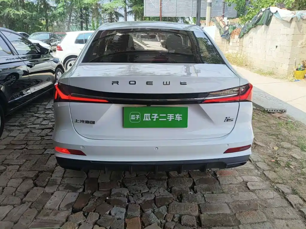 Roewe i5 2025 2023 1.5L Manual Comfort Edition