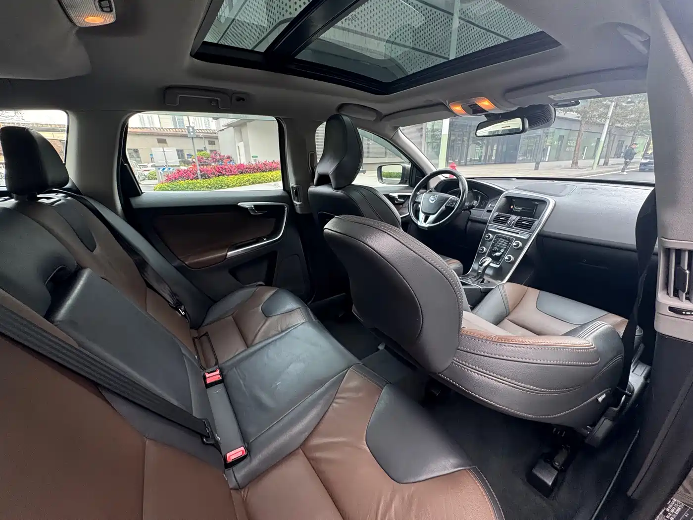 Фото 22 - Volvo XC60