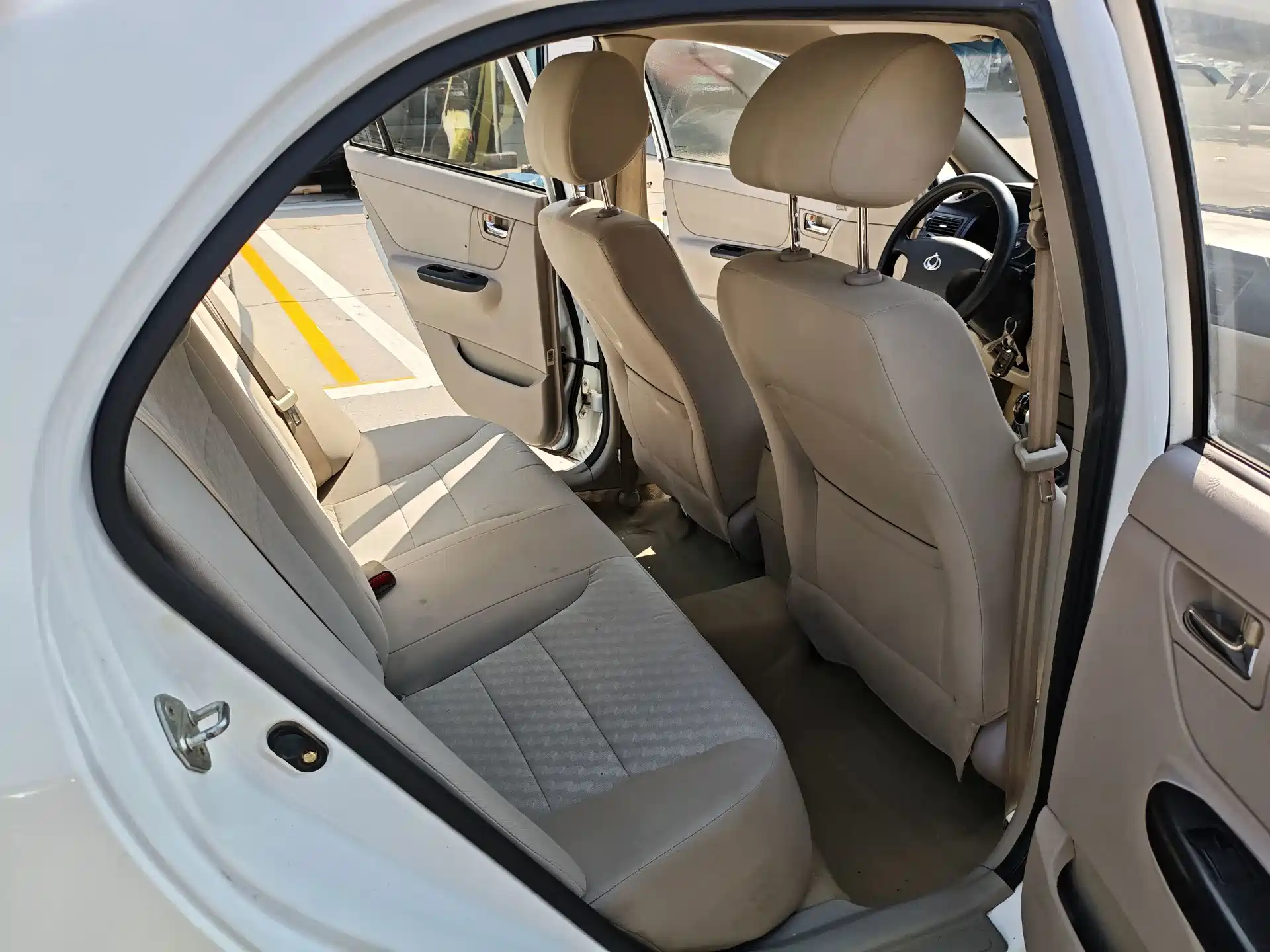 Фото 9 - Geely Vision