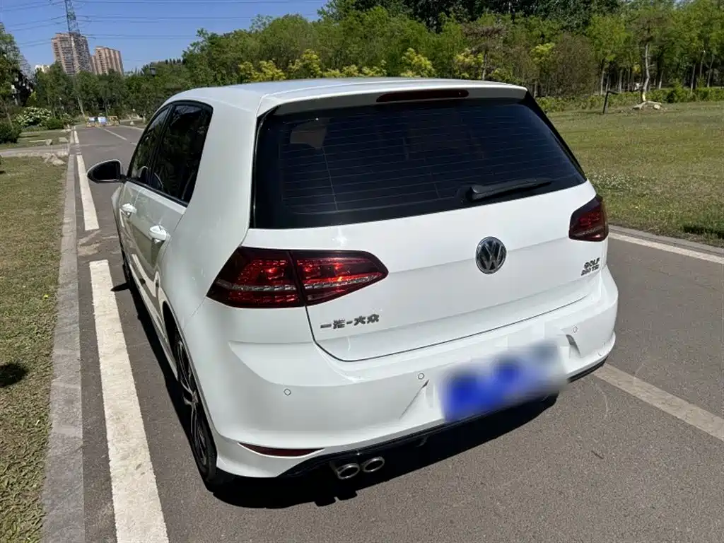 Volkswagen Golf 2017 280TSI Auto R-Line Millionth Anniversary Edition фото 5