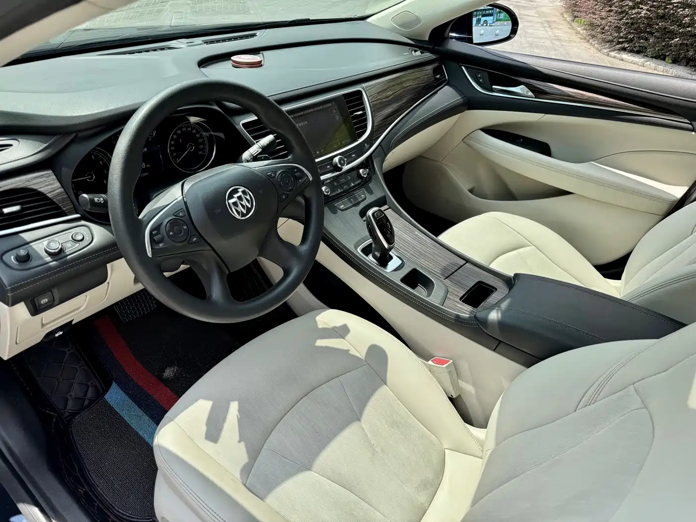 Фото 10 - Buick LaCrosse