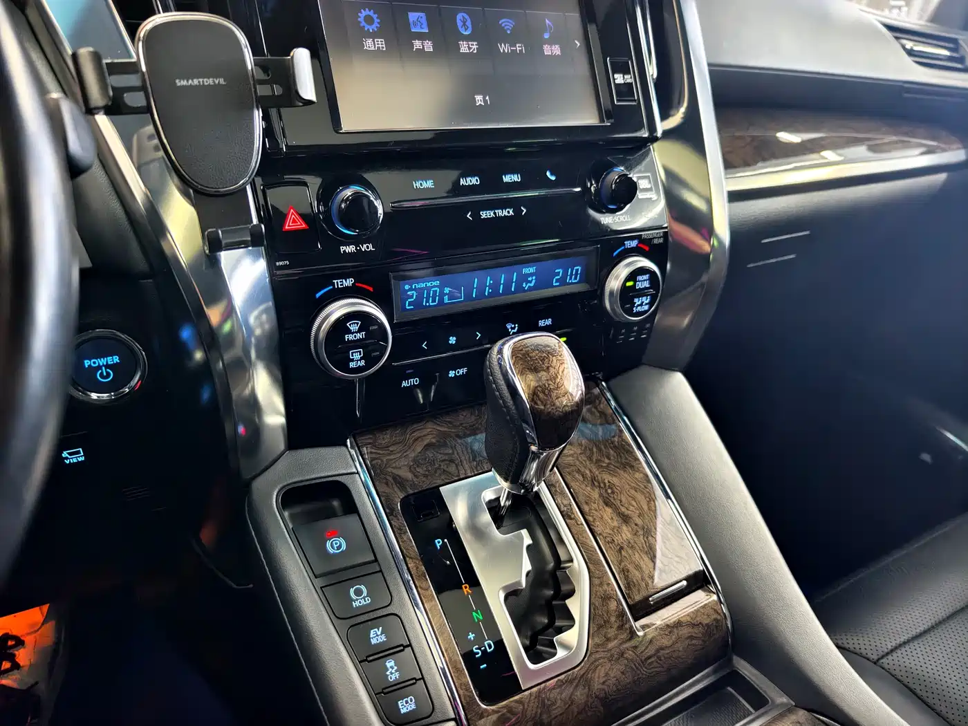 Toyota Vellfire 2019 Hybrid 2.5L HV Premium Edition фото 16