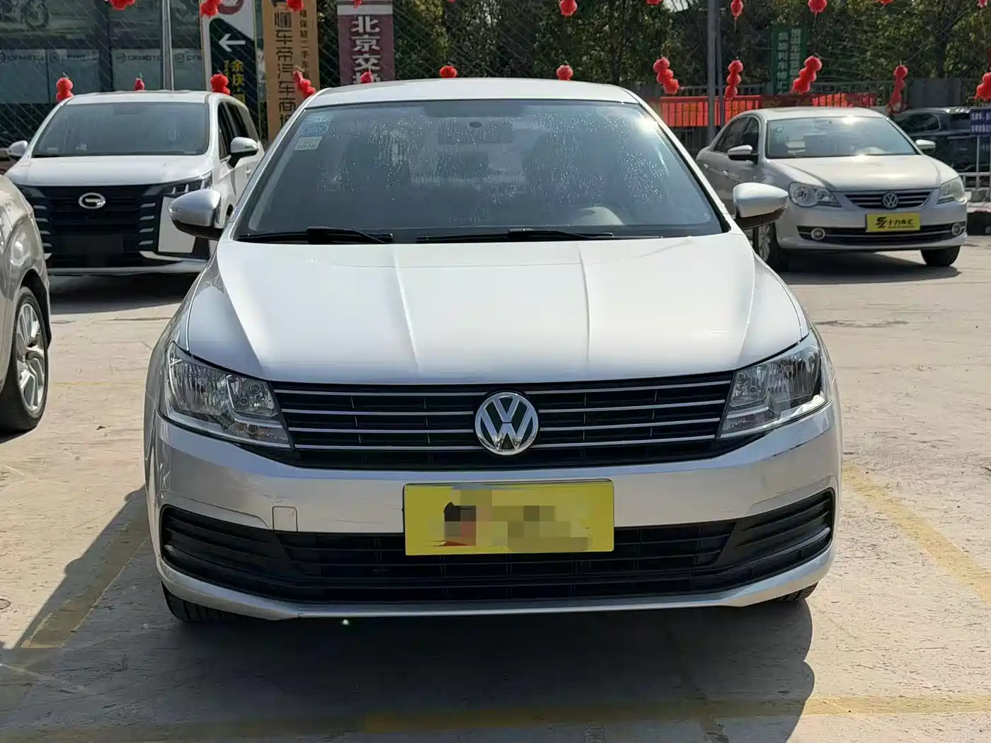 Volkswagen Lavida 2015 1.6L Manual Trend Edition фото 2