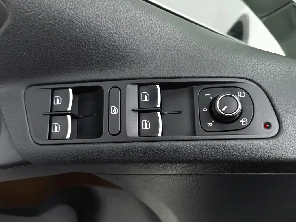 Фото 9 - Volkswagen Tiguan