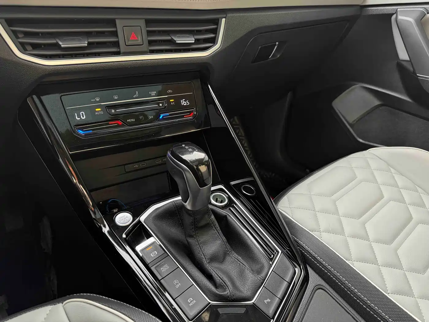 Volkswagen Tayron 2023 280TSI 2WD Luxury Plus Advanced Edition фото 13
