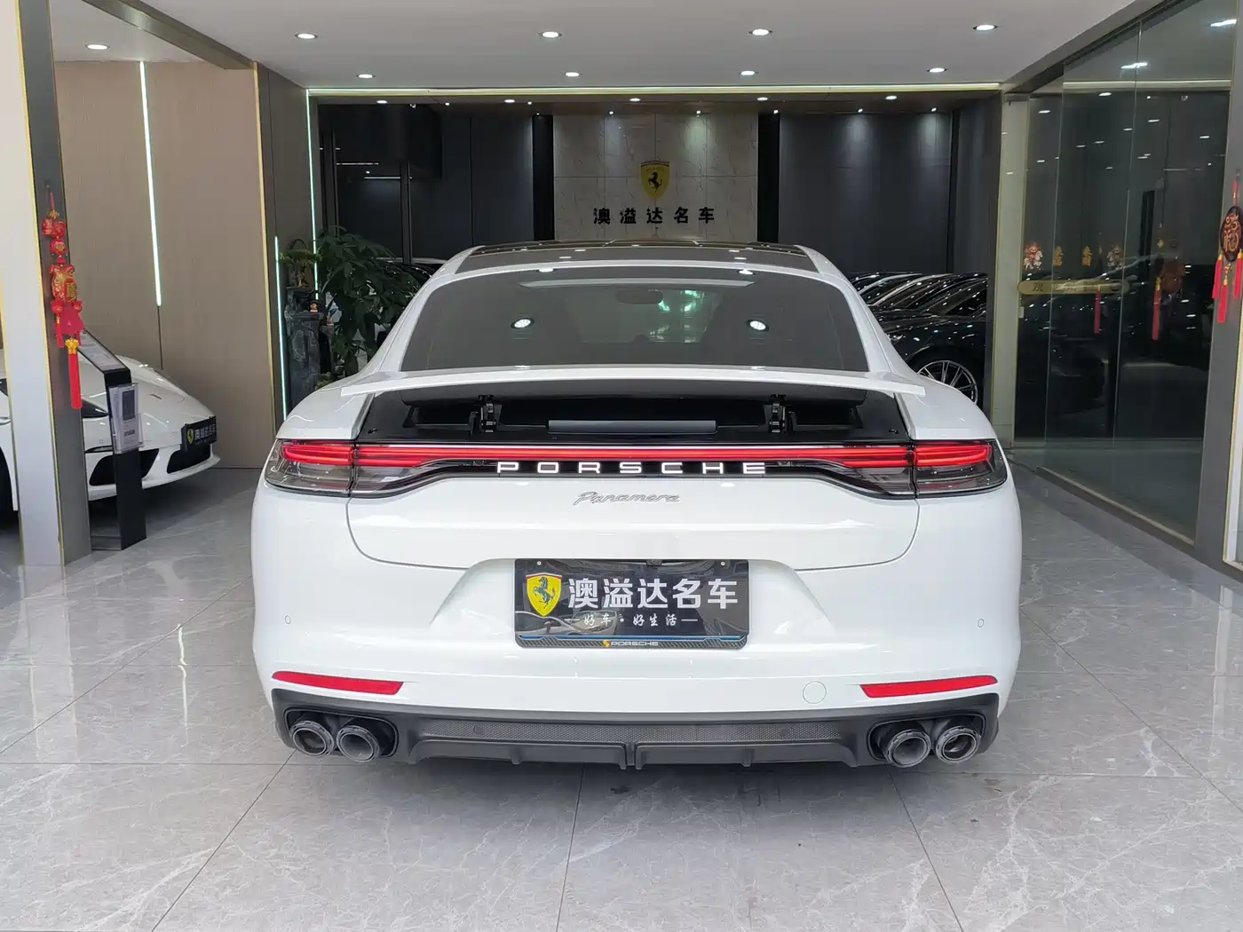PORSCHE PANAMERA