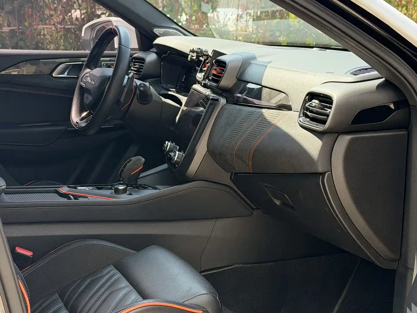 LYNK & CO. 02 HATCHBACK