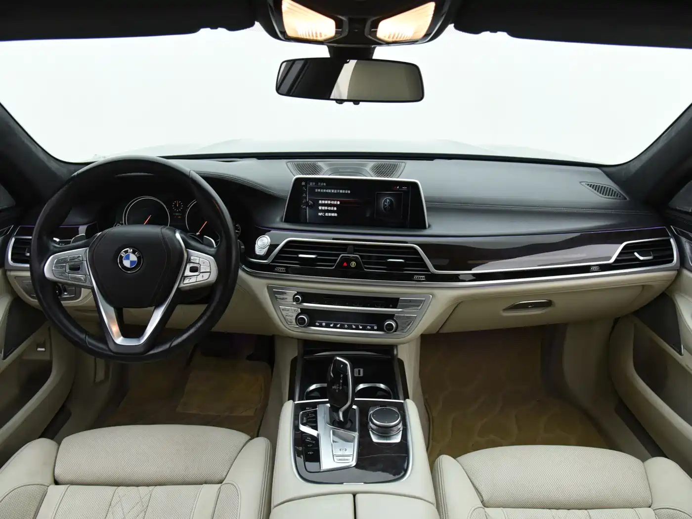 BMW 7 Series 2016 750Li xDrive 4-Seater фото 7