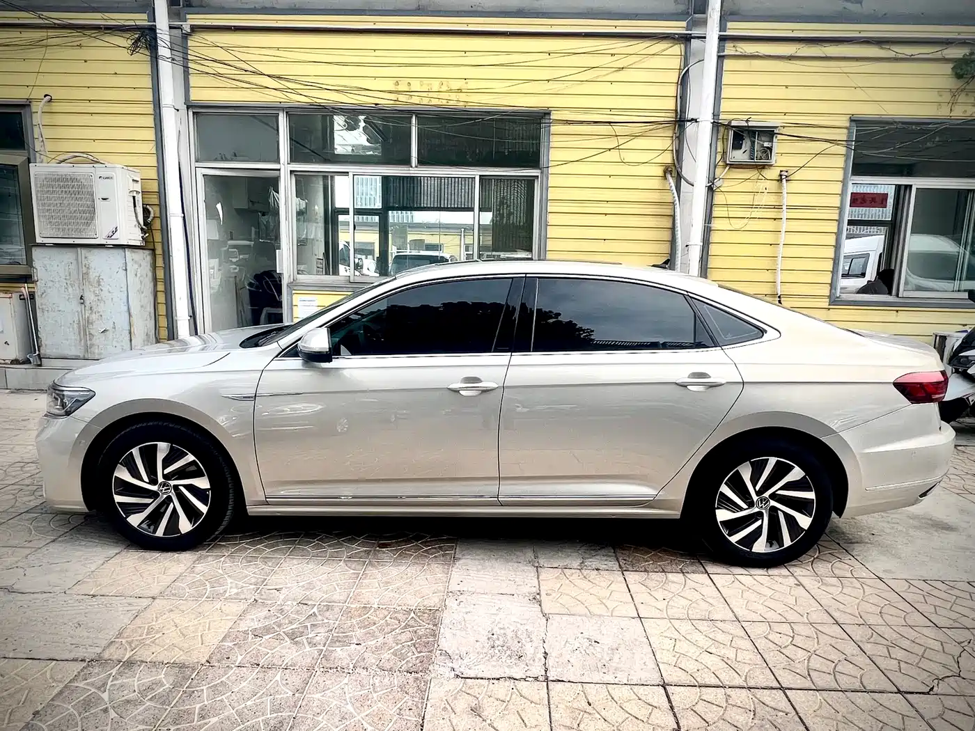 Volkswagen Passat New Energy 2022 430PHEV Hybrid Luxury Edition фото 8