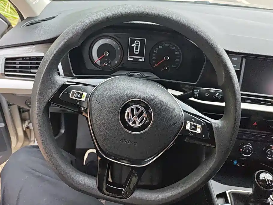 Фото 15 - Volkswagen Lavida