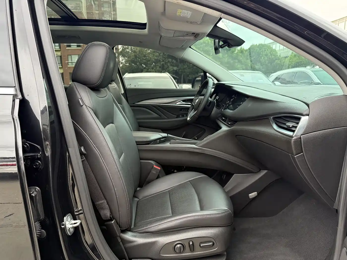 Buick Enclave 2020 28T 4WD Premium Model фото 6