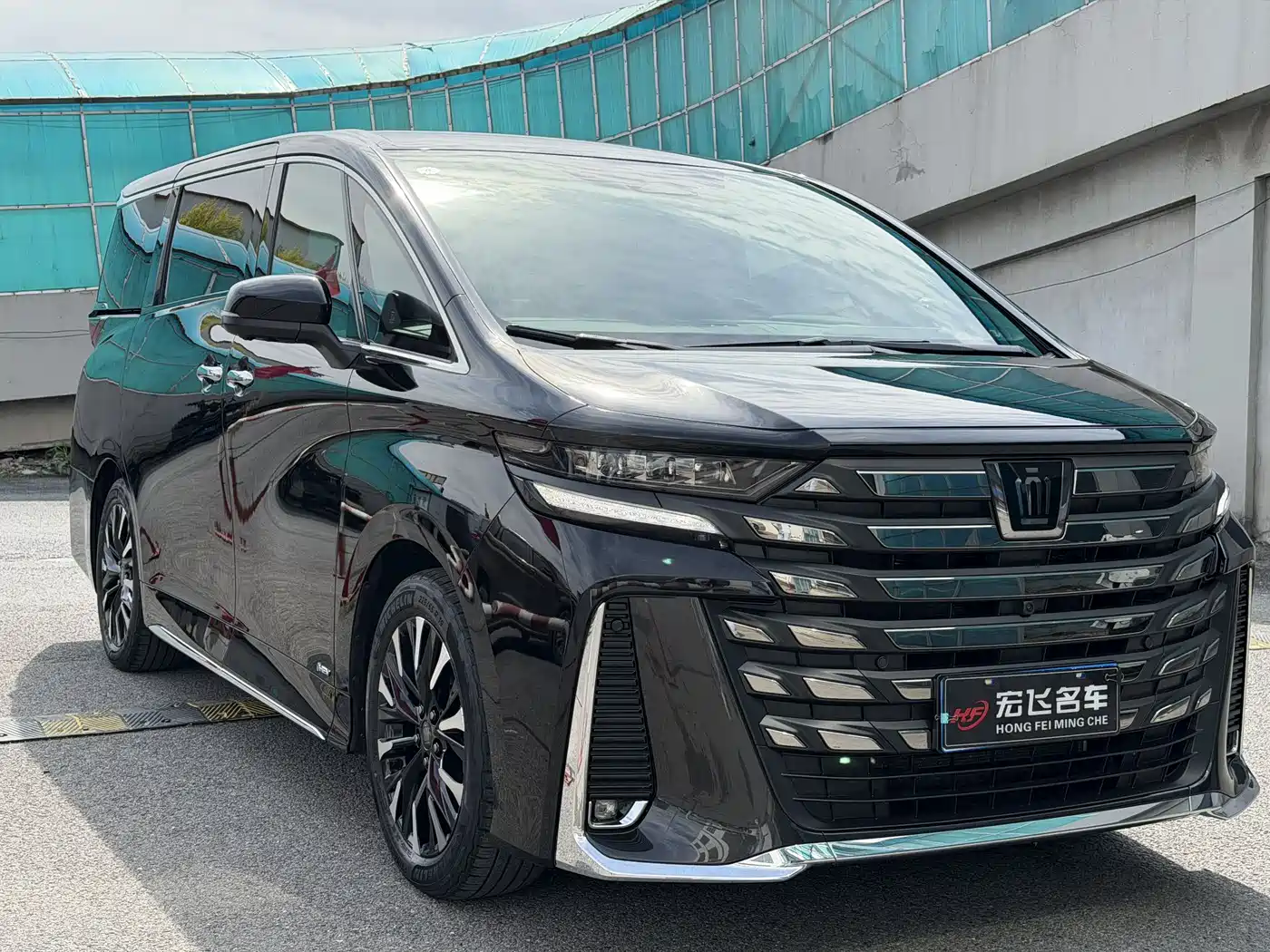 Toyota Vellfire 2023 Crown Hybrid 2.5L HV Ultimate фото 4