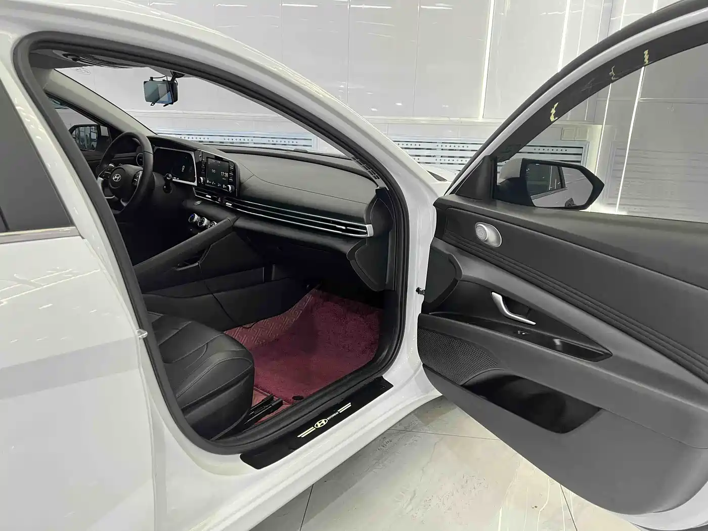 Hyundai Elantra 2023 1.5L CVT GLX Elite Edition фото 18