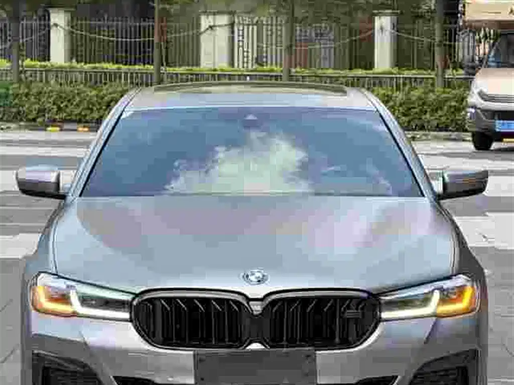 Photo 1 - BMW 5 Series