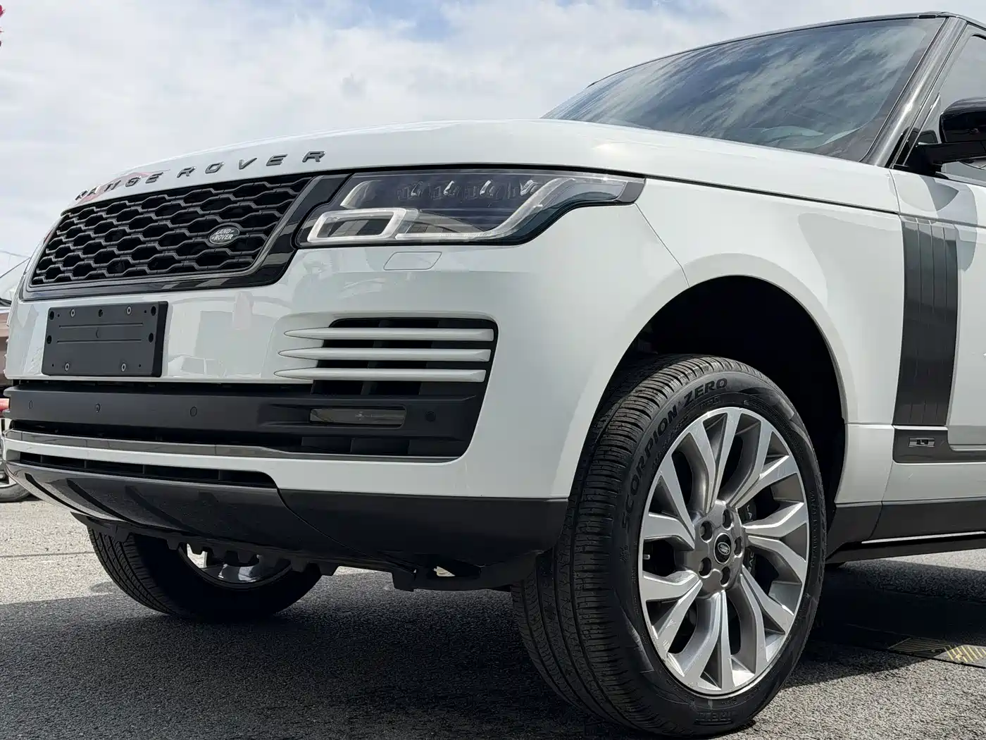 Land Rover Range Rover 2022 3.0 L6 400PS Heritage Extended Classic Edition фото 22