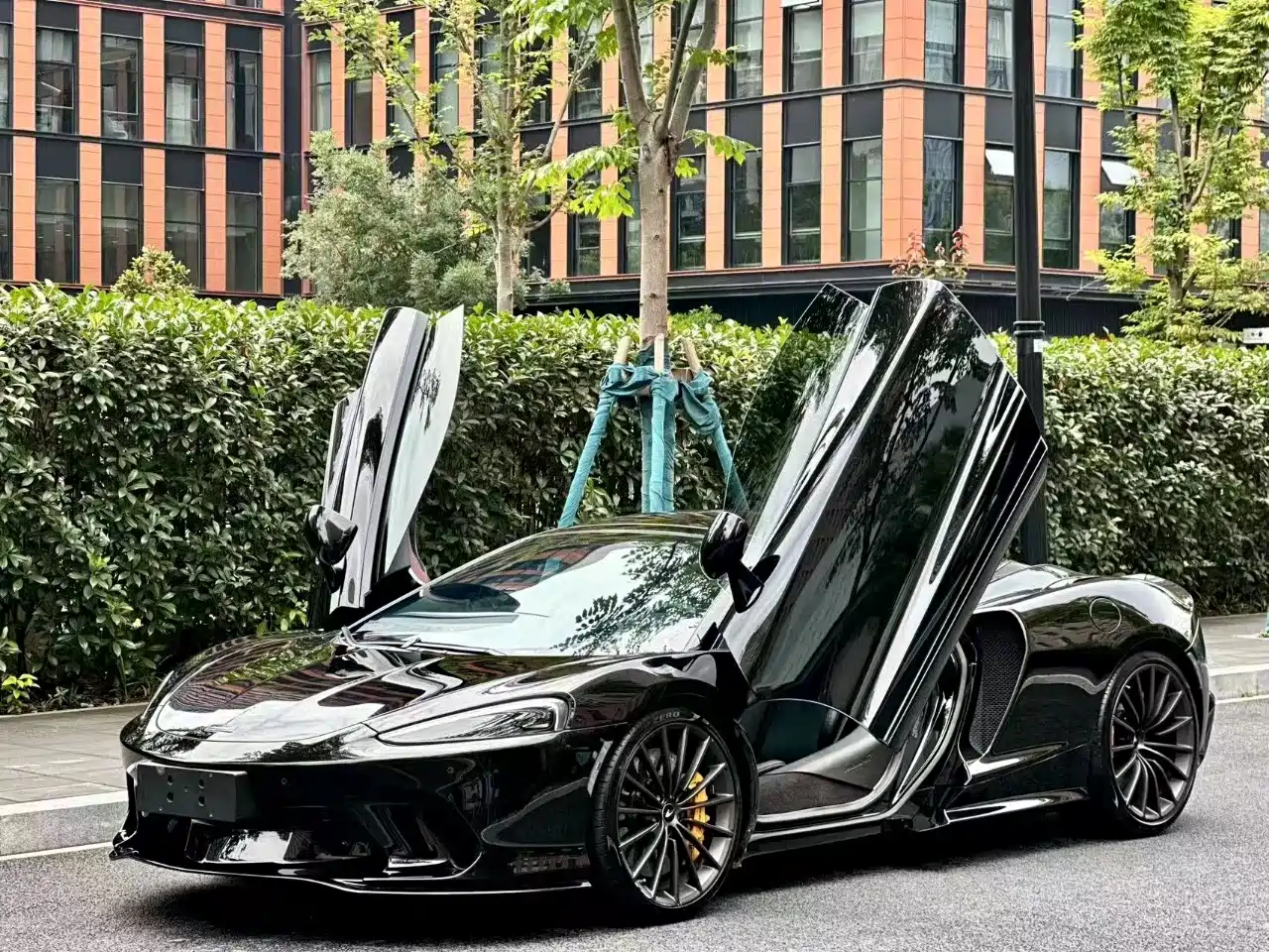 MCLAREN GT