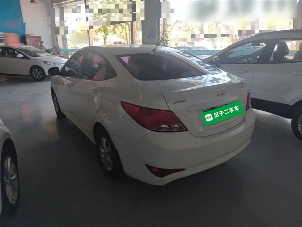 Hyundai Verna 2014 1.4L Automatic Smart GLS фото 5