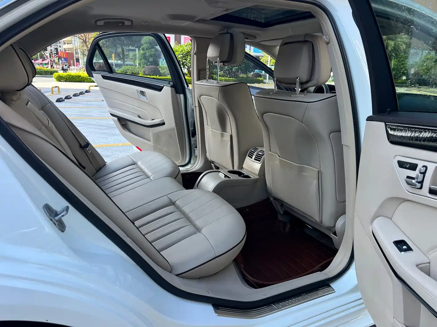 Mercedes-Benz E-Class 2015 Facelift E 200 L фото 12