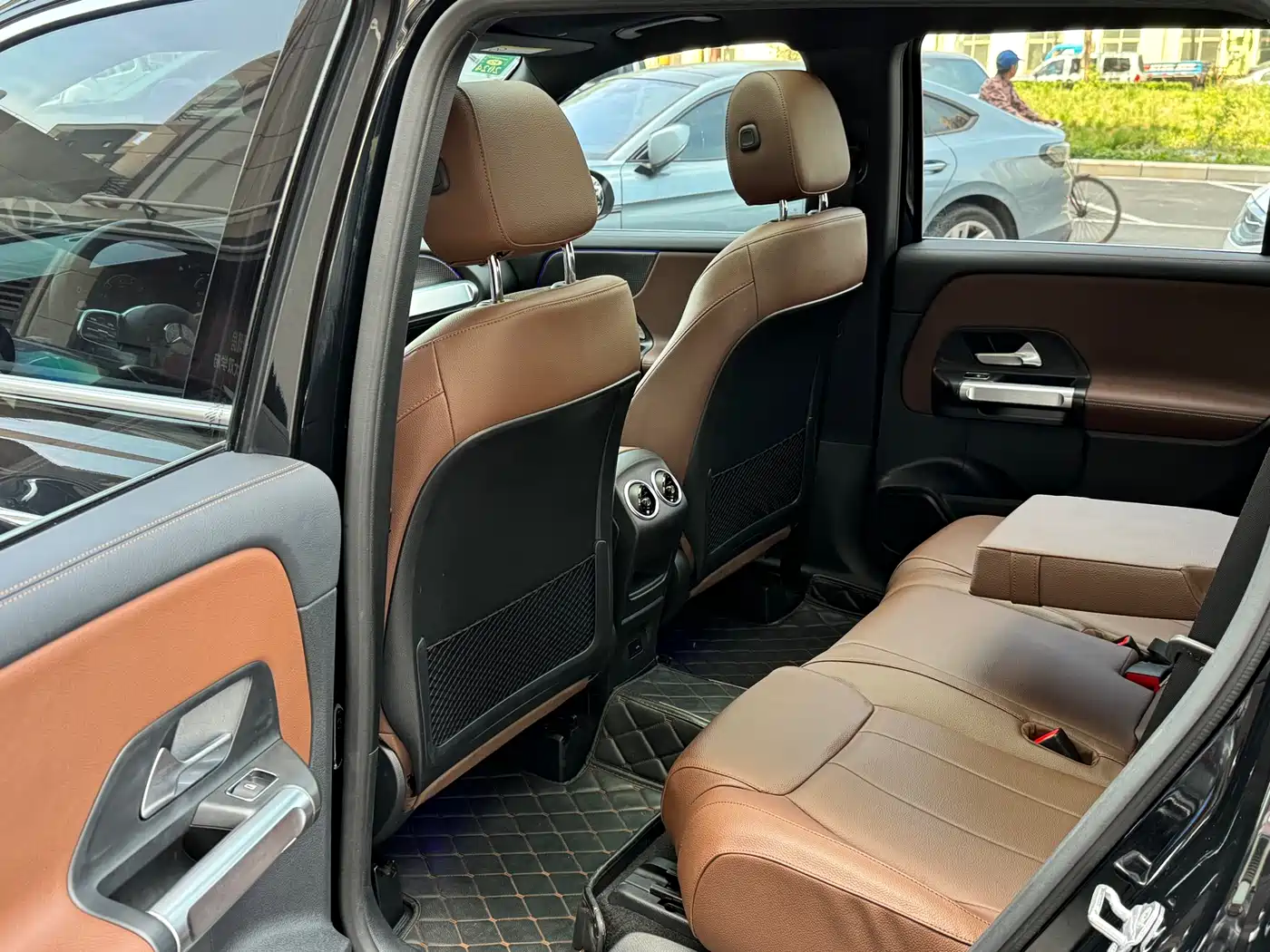 Mercedes-Benz GLB 2022 Model GLB 200 Dynamic Edition фото 8