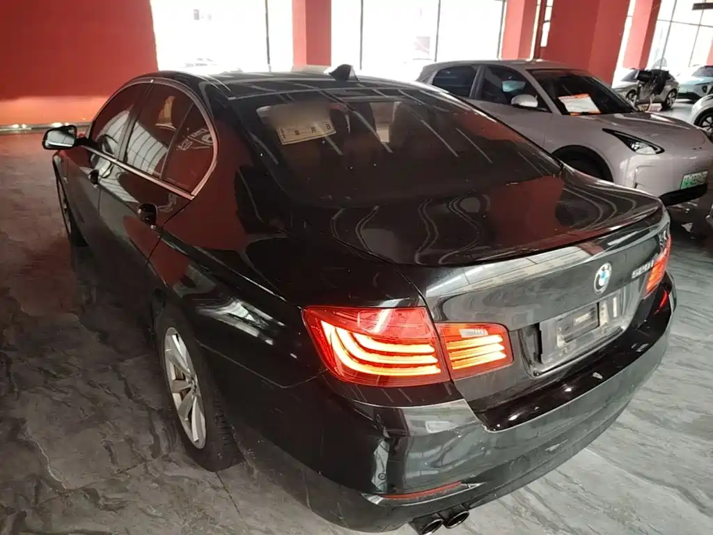 BMW 5 Series (Import) 2015 2014 520i Classic