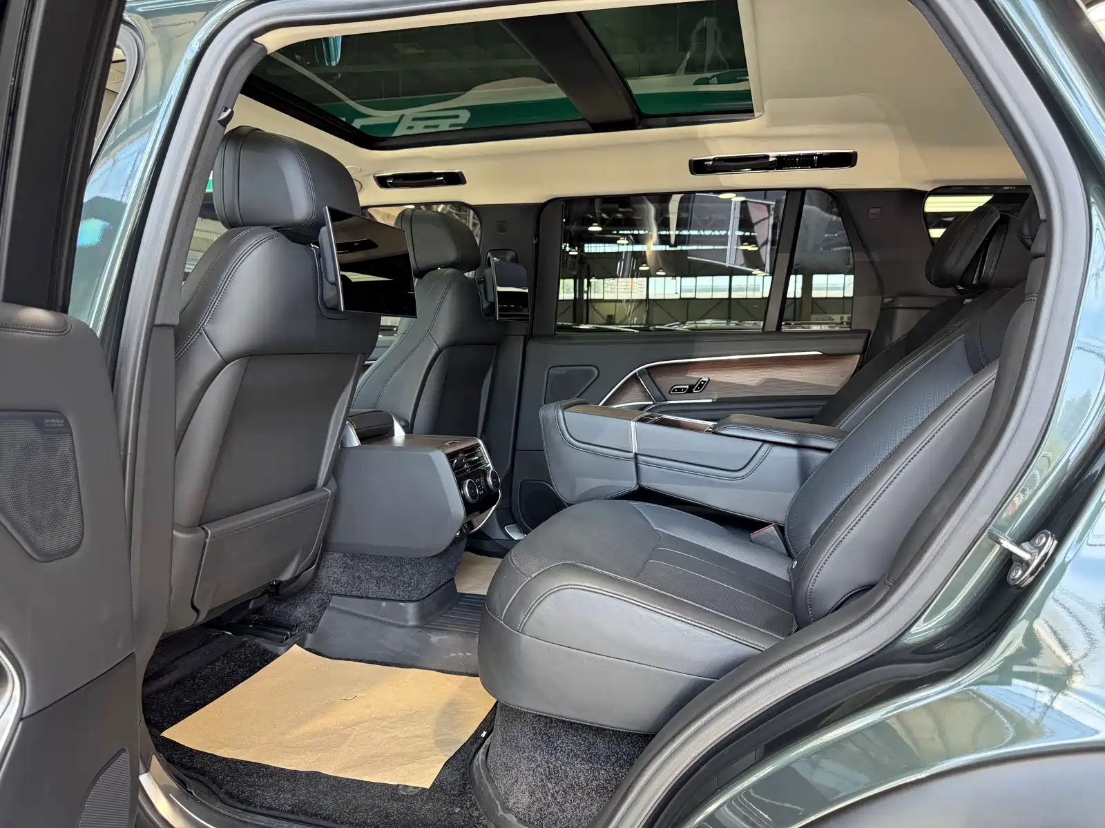 Фото 23 - Land Rover Range Rover