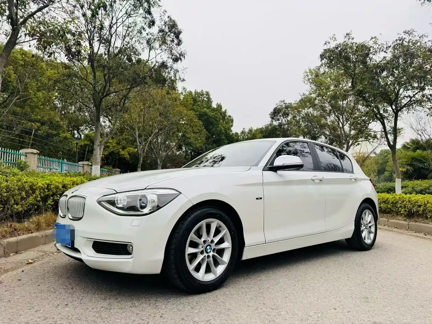 BMW 1 Series (Import) 2013 Facelift 116i Urban Model фото 2