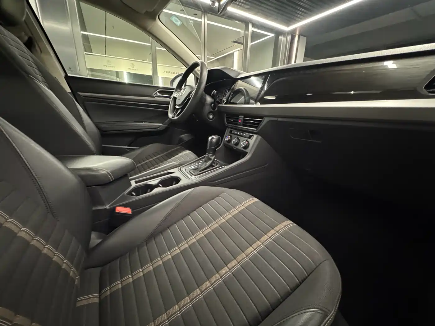 Volkswagen Lavida 2021 1.5L Auto Comfort Edition фото 12
