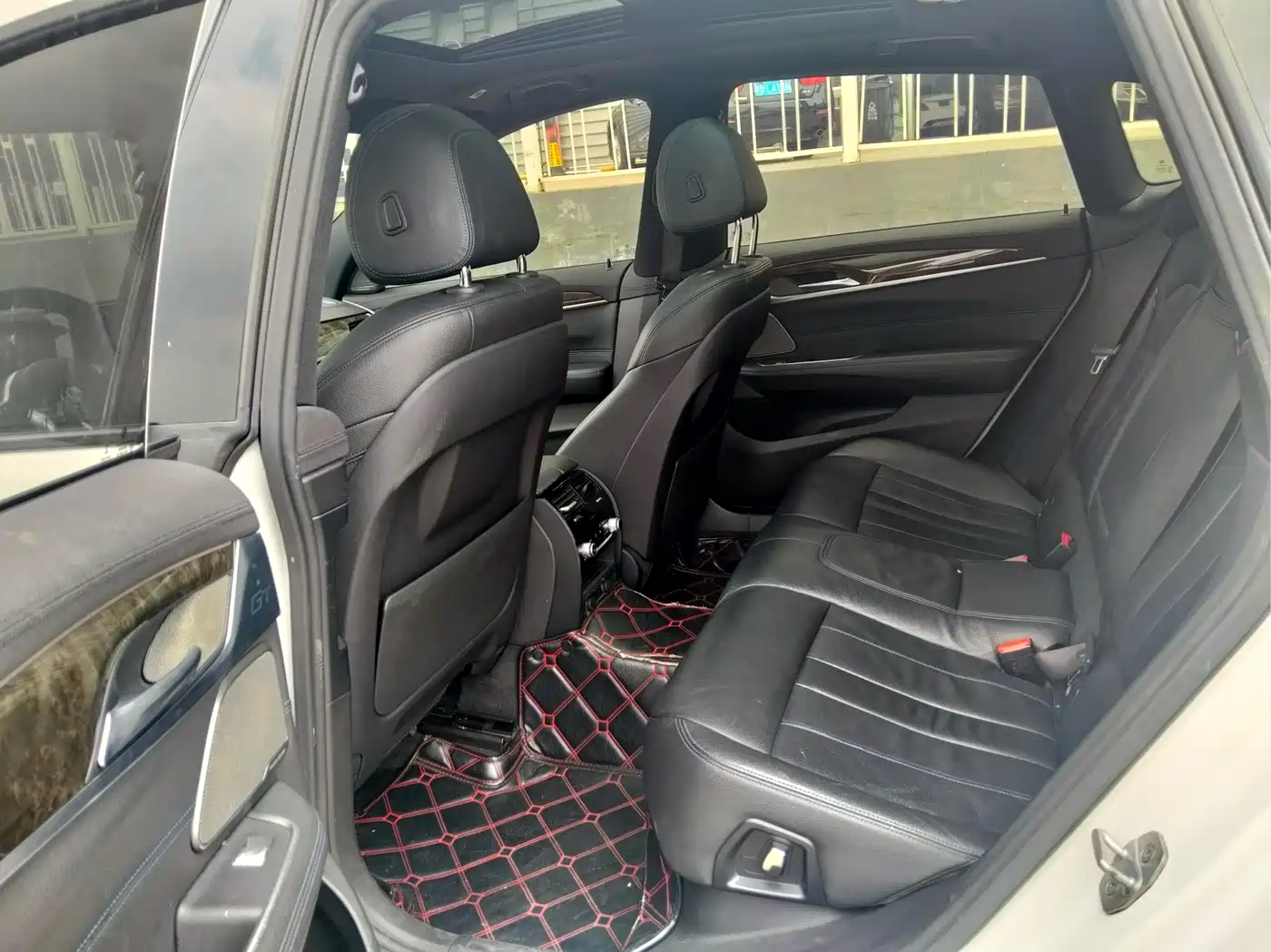 BMW 6 Series GT 2019 630i M Sport Package фото 9