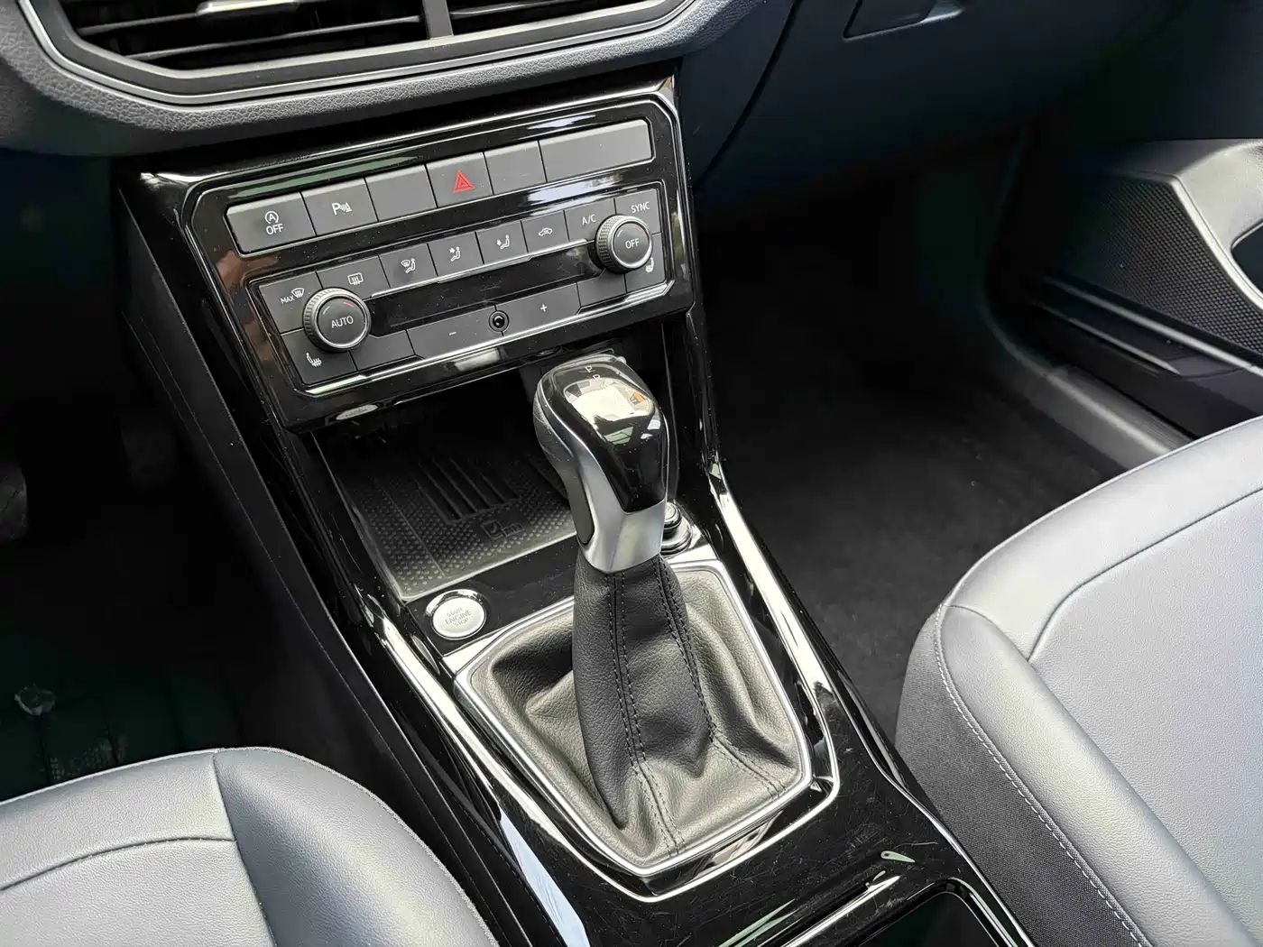 Volkswagen Tharu 2025 New Edge 300TSI Enjoyment Edition фото 18