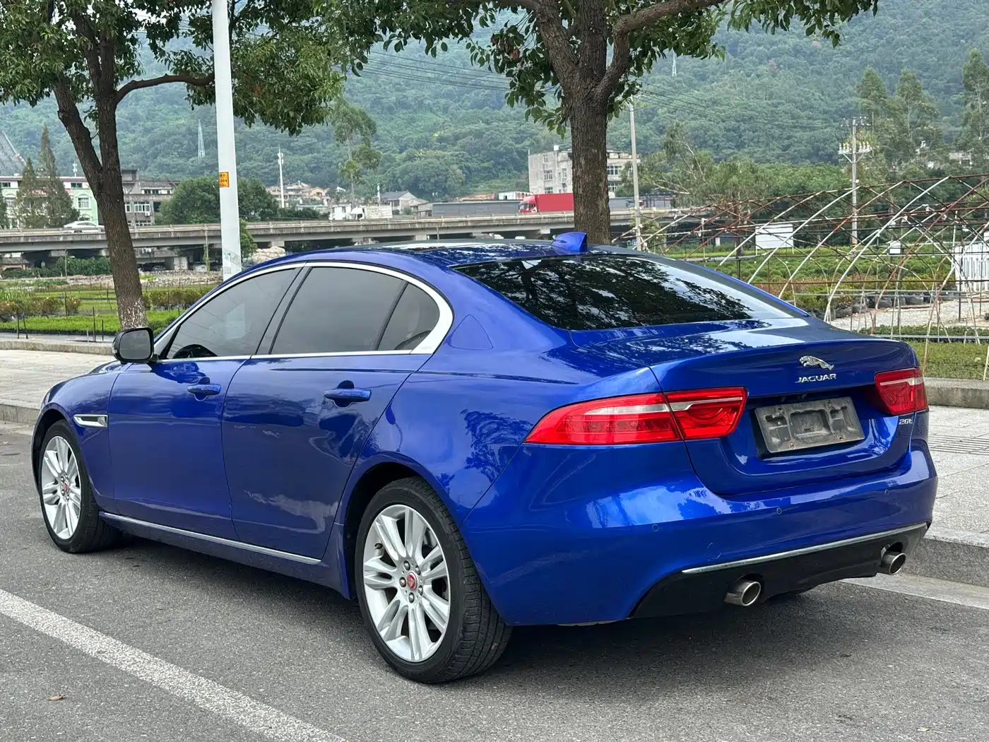 Photo 4 - Jaguar XEL