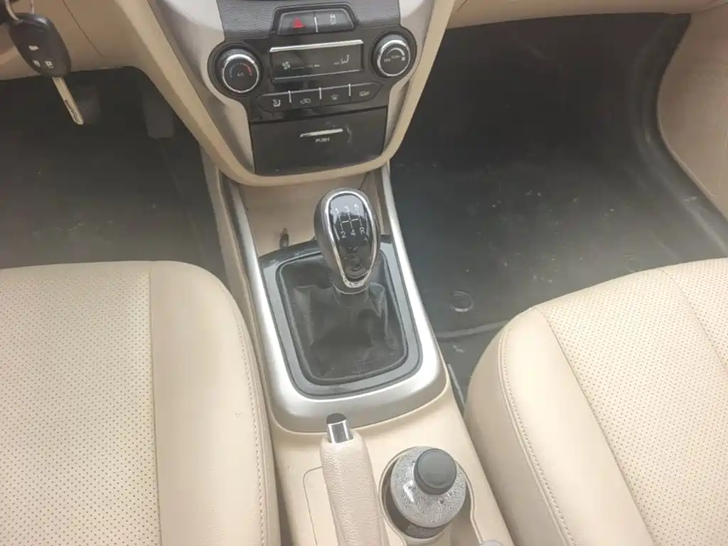 Changan Eado 2015 2015 1.6L Manual Luxury China V