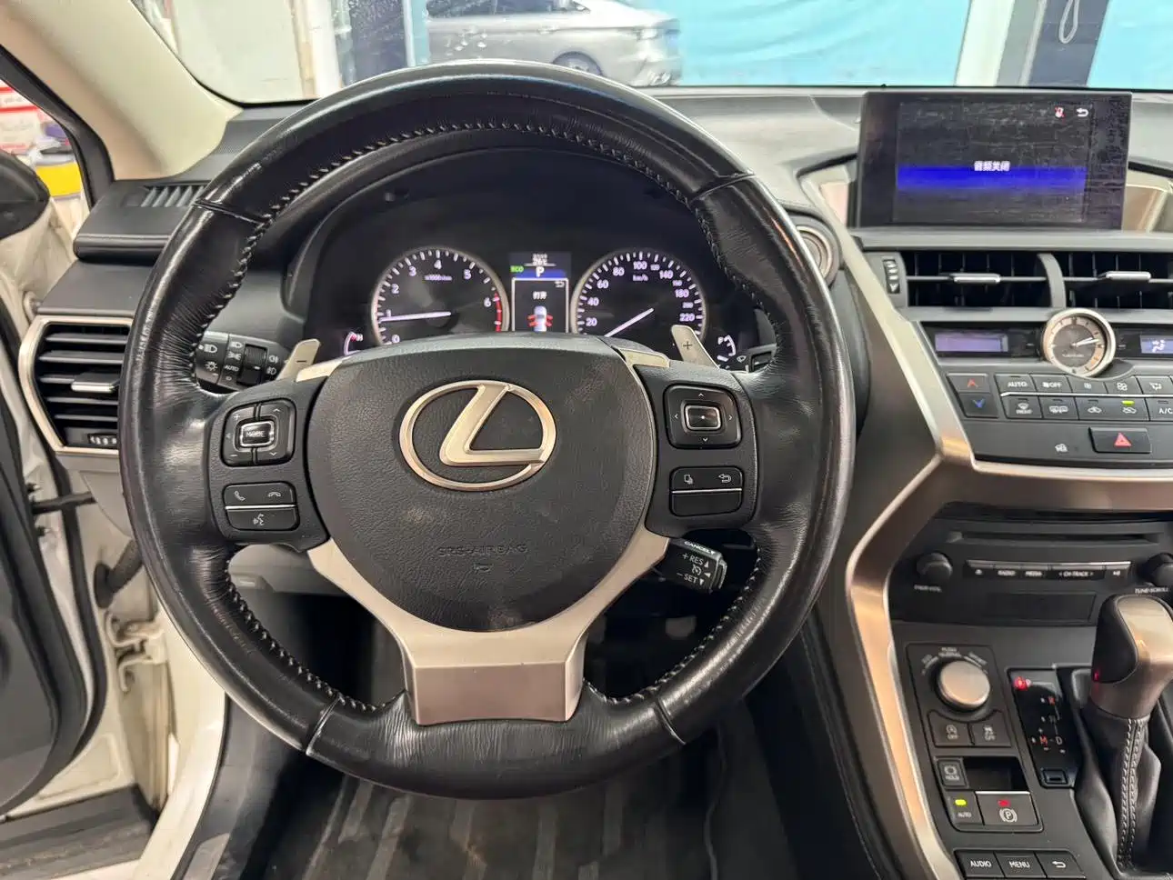 Lexus NX 2015 200t AWD F Sport фото 7