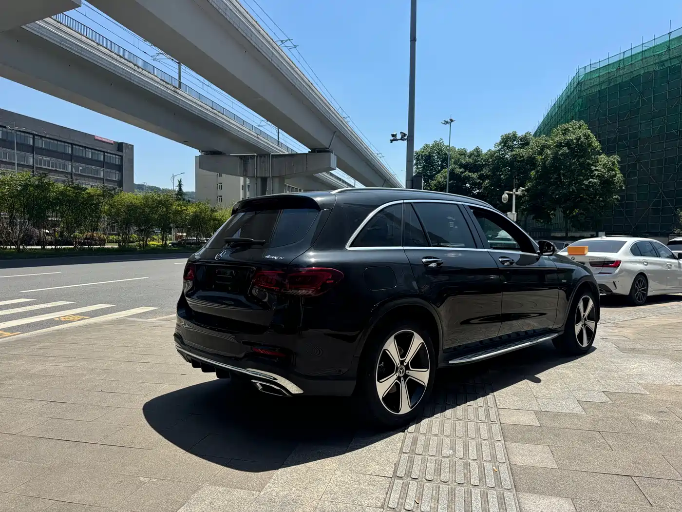 Mercedes-Benz GLC 2022 Facelift GLC 300 L 4MATIC Dynamic Collector's Edition фото 4