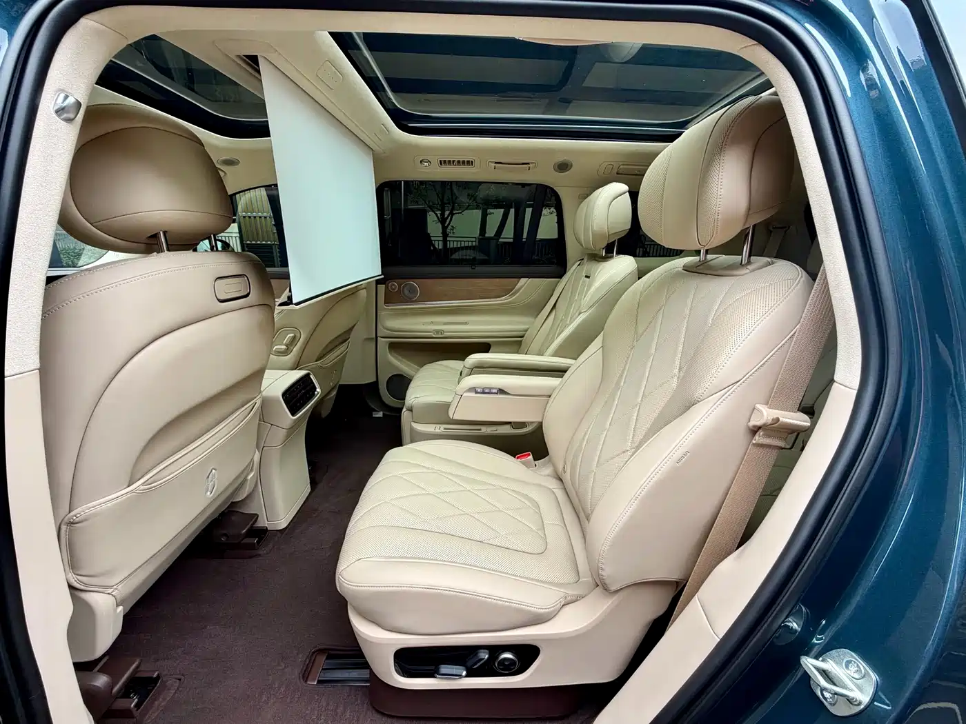 AITO Wenjie AITO M9 2024 Extended Range Ultra 42kWh 6-Seater фото 10