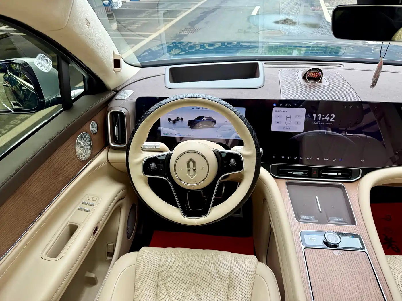 AITO Wenjie AITO M9 2024 Extended Range Ultra 42kWh 6-Seater фото 14