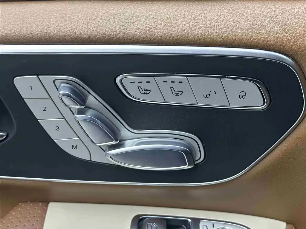 Mercedes-Benz V-Class 2017 Model V 260 L Premium Extended Edition фото 12