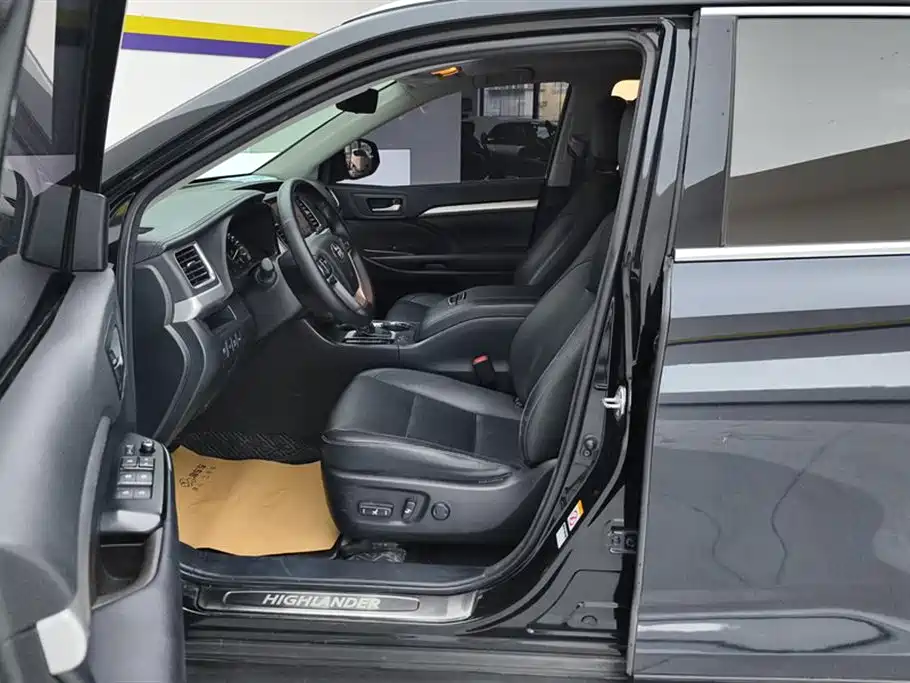Toyota Highlander 2018 2.0T 4WD Premium 7-seater (China V) фото 9