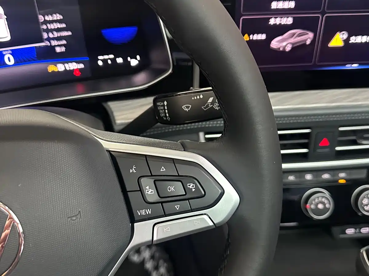 Volkswagen Sagitar 2024 300TSI DSG Surpass Edition фото 17