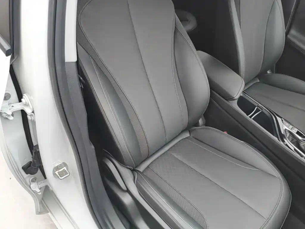 Photo 25 - Buick Verano