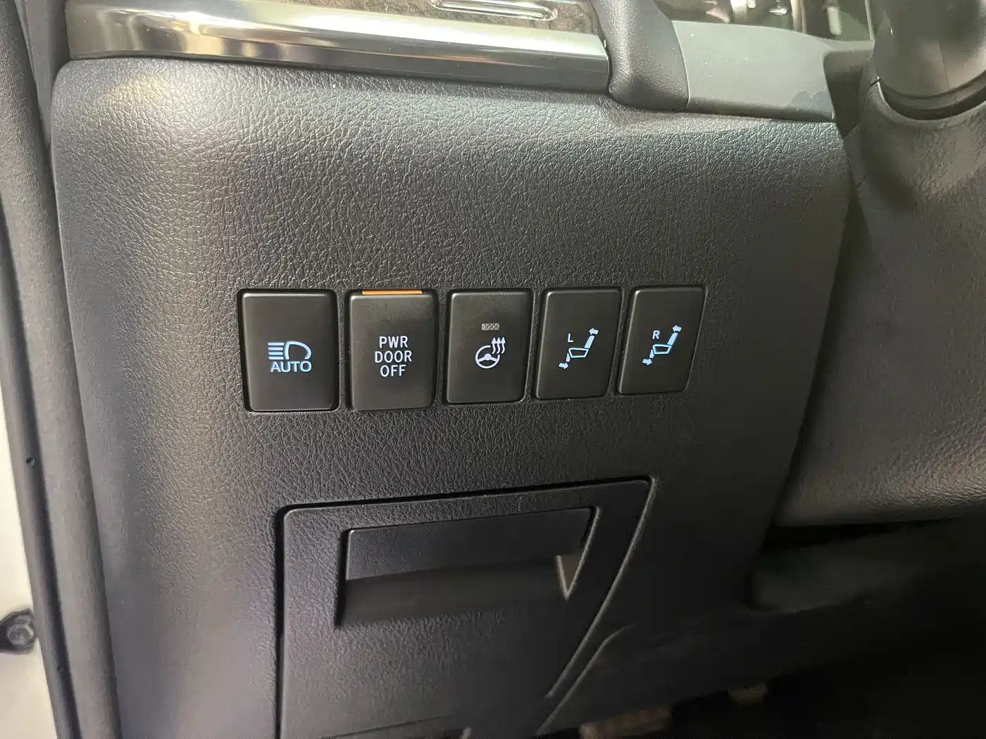 Toyota Alphard 2021 Hybrid 2.5L Premium фото 11