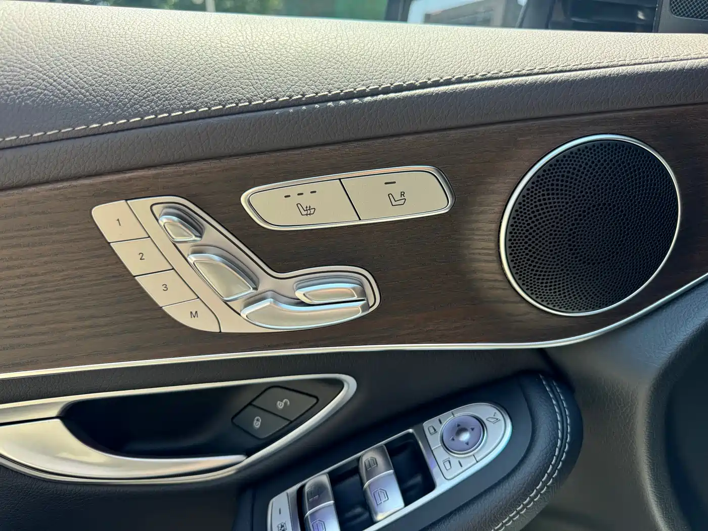 Mercedes-Benz GLC 2022 Facelift GLC 300 L 4MATIC Dynamic Collector's Edition фото 11