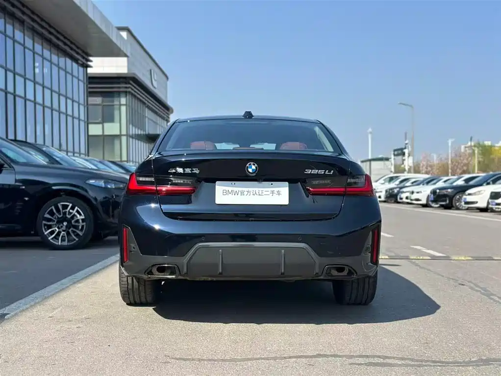 BMW 3 Series 2024 325Li M Sport Shadowline Package фото 12